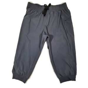 Champion Athletics Stretch Capris Pants sz L